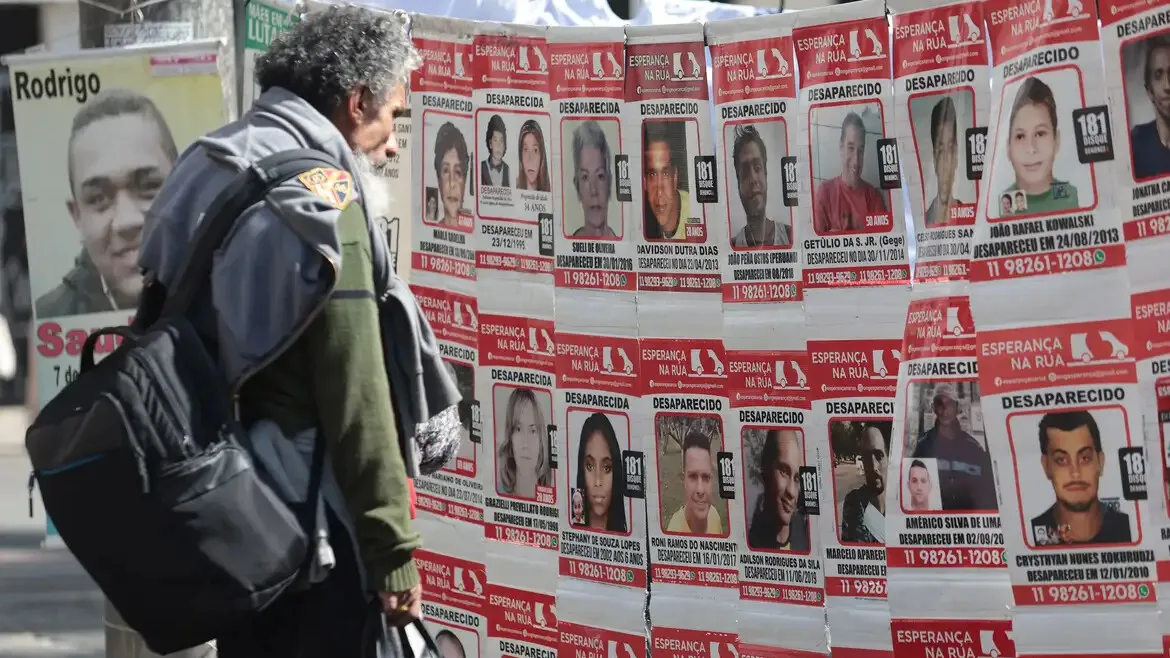 O Brasil registrou 84.760 casos de desaparecimento de pessoas em 2025, uma média de 232 sumiços diários.