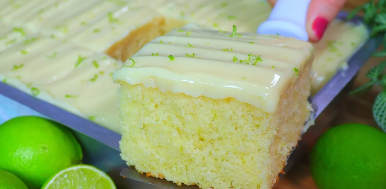 Aprenda a preparar um bolo de limão fofinho no liquidificador.