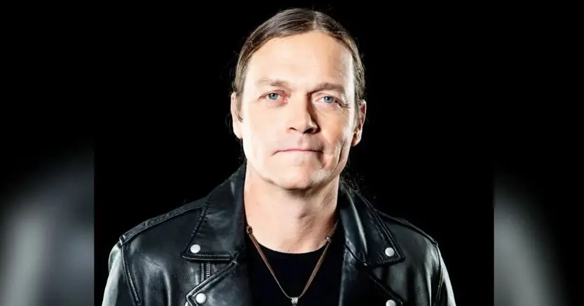 A canção "Here Without You" ficou mundialmente famosa na voz de Brad Arnold.