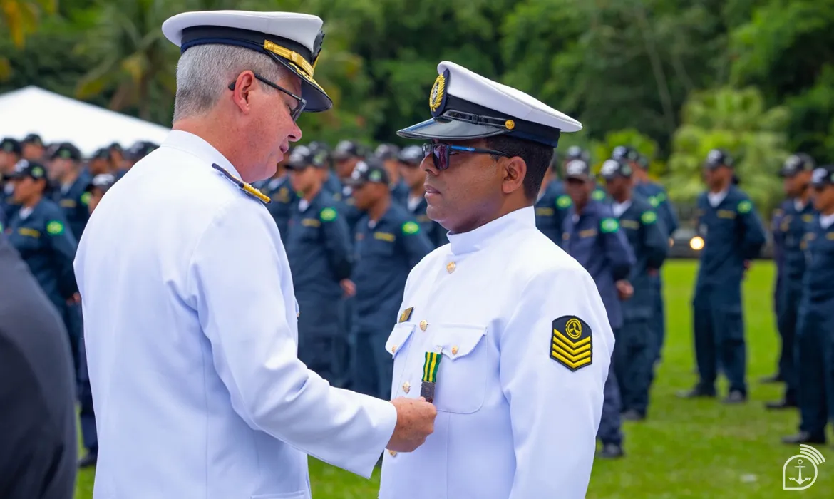 As vagas são para os 9 distritos navais do Brasil.