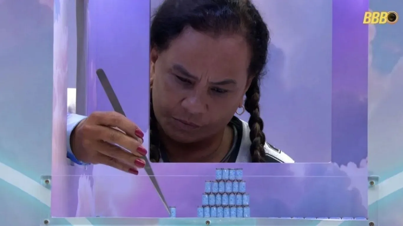 A tarde deste sábado (21) está sendo de alta tensão na casa do BBB 26. A décima Prova do Anjo, que exige habilidade e paciência dos brothers