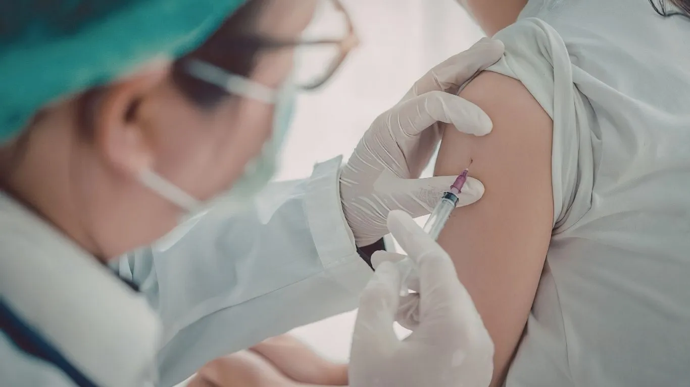 O Ministério da Saúde informou que os kits já estão sendo enviados com prioridade para estados que registram altos índices de infestação pelo mosquito Aedes aegypti.