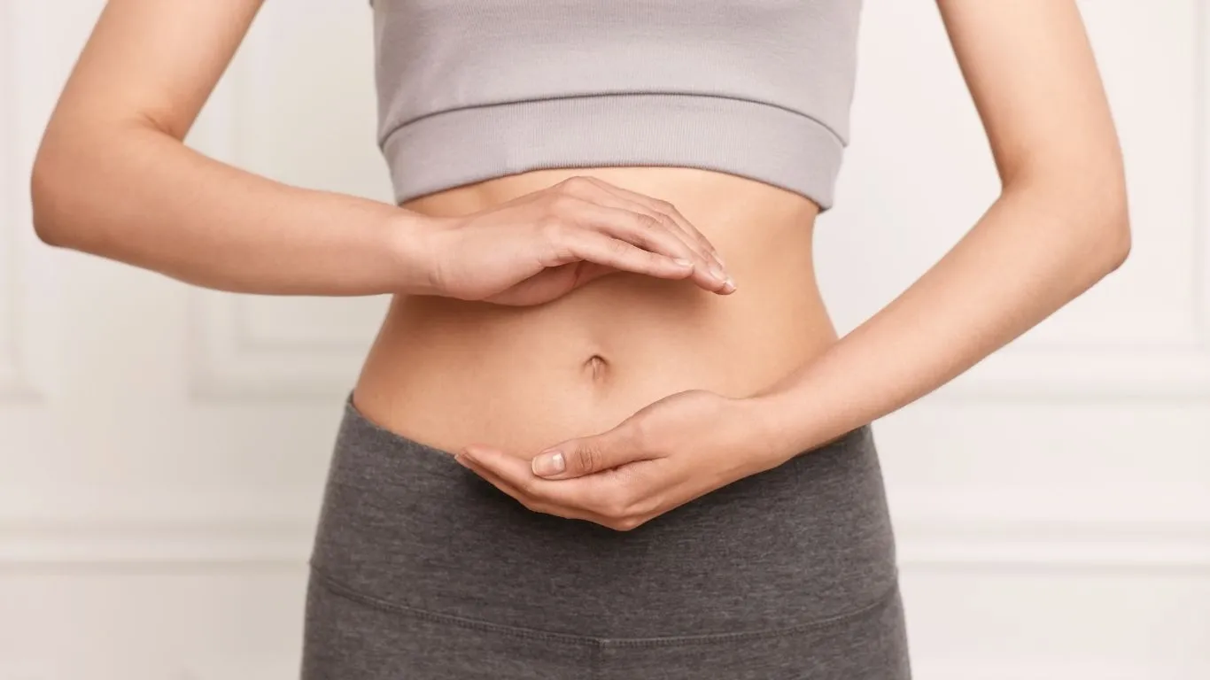 A recomendação principal é evitar dietas restritivas por conta própria