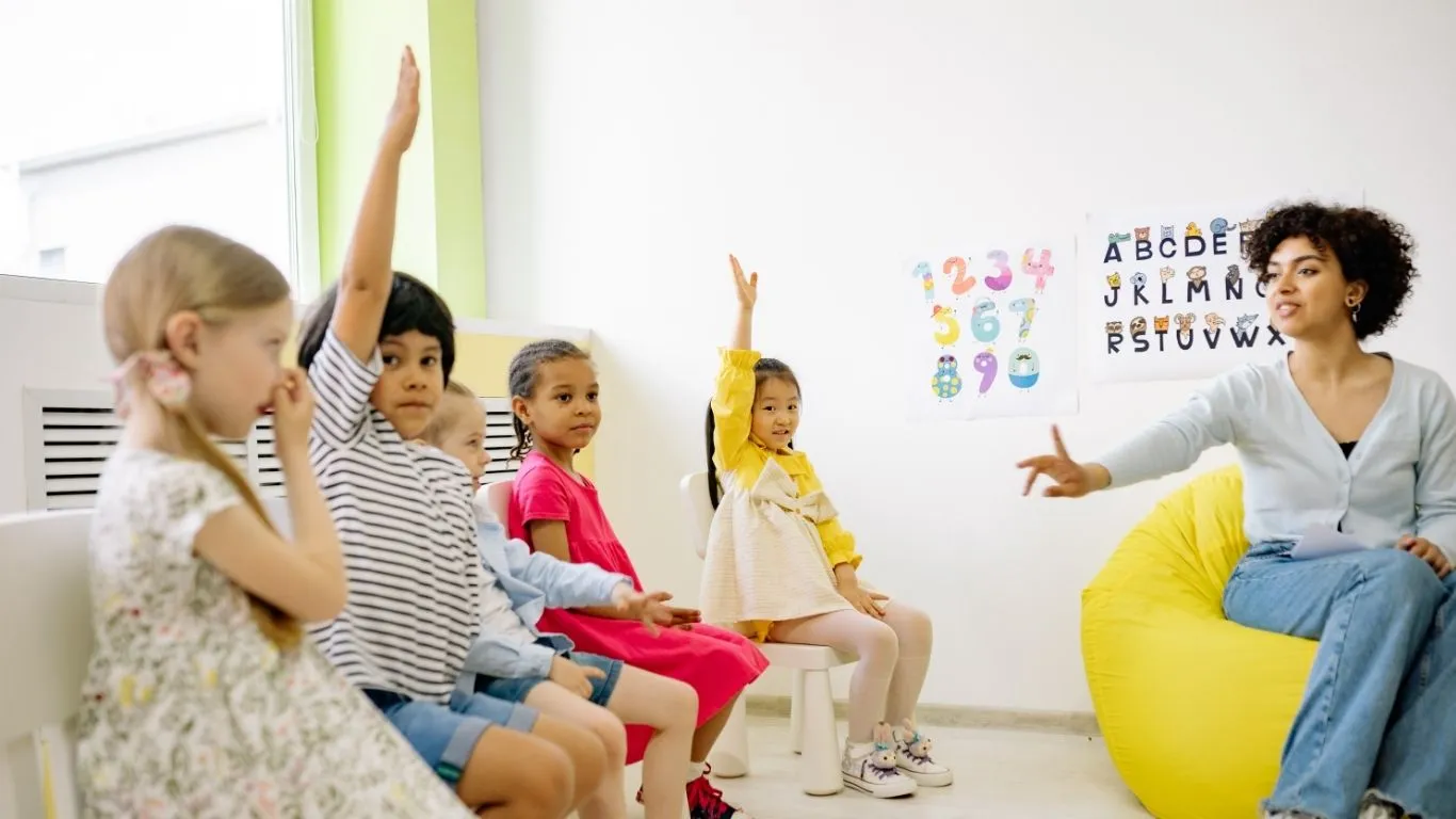 A Corte seguiu o entendimento de que a Constituição Federal não estabelece distinção salarial