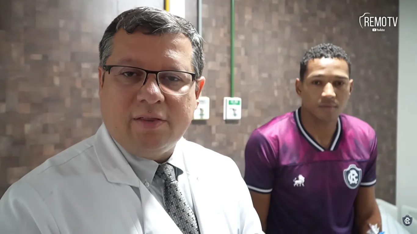 Responsável pelo procedimento, Jean Klay avaliou de forma positiva o quadro clínico do atleta e destacou que o cenário encontrado durante a cirurgia foi animador