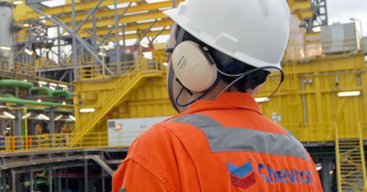 A Chevron, hoje a única grande petroleira dos Estados Unidos com operações na Venezuela, registrou alta de 7,3% nas ações após o ataque ao país sul-americano.