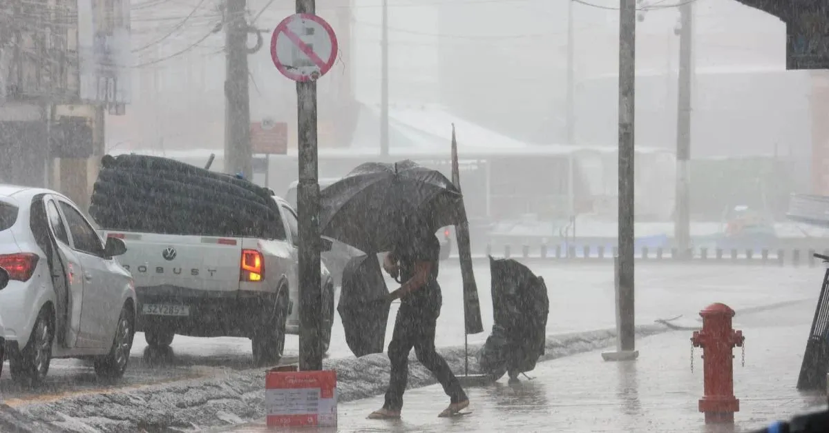 Nas últimas semanas, Belém enfrentou diversos pontos de alagamentos na cidade, com áreas que ficaram inundadas por conta dos temporais típicos do período.