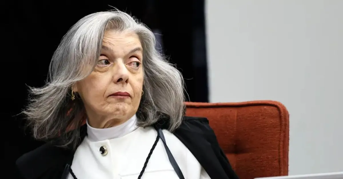 Cármen Lúcia relata em palestra a ameaça de bomba recebida, abordando também a violência política de gênero no Brasil.