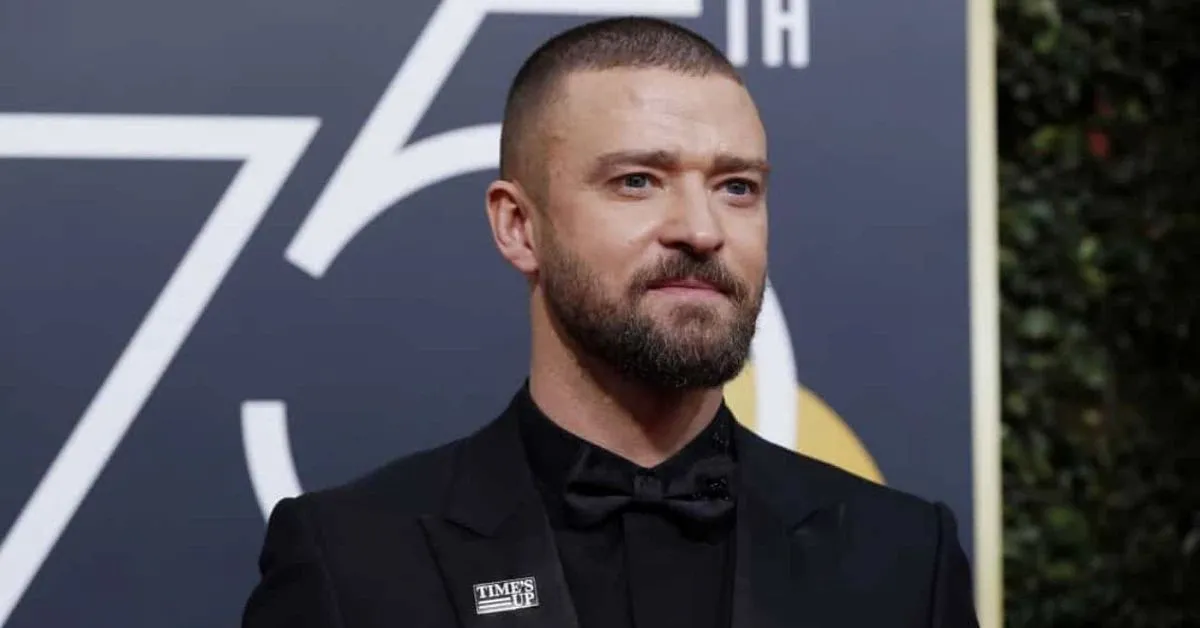 Câmeras corporais da polícia de Sag Harbor registraram a abordagem do cantor.