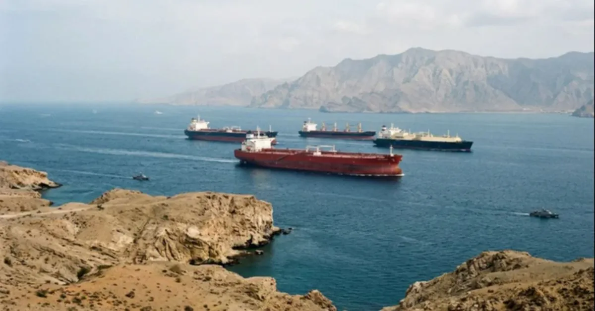 Após semanas de tensão, passagem estratégica volta ao centro do debate econômico mundial com impacto direto nos preços da energia