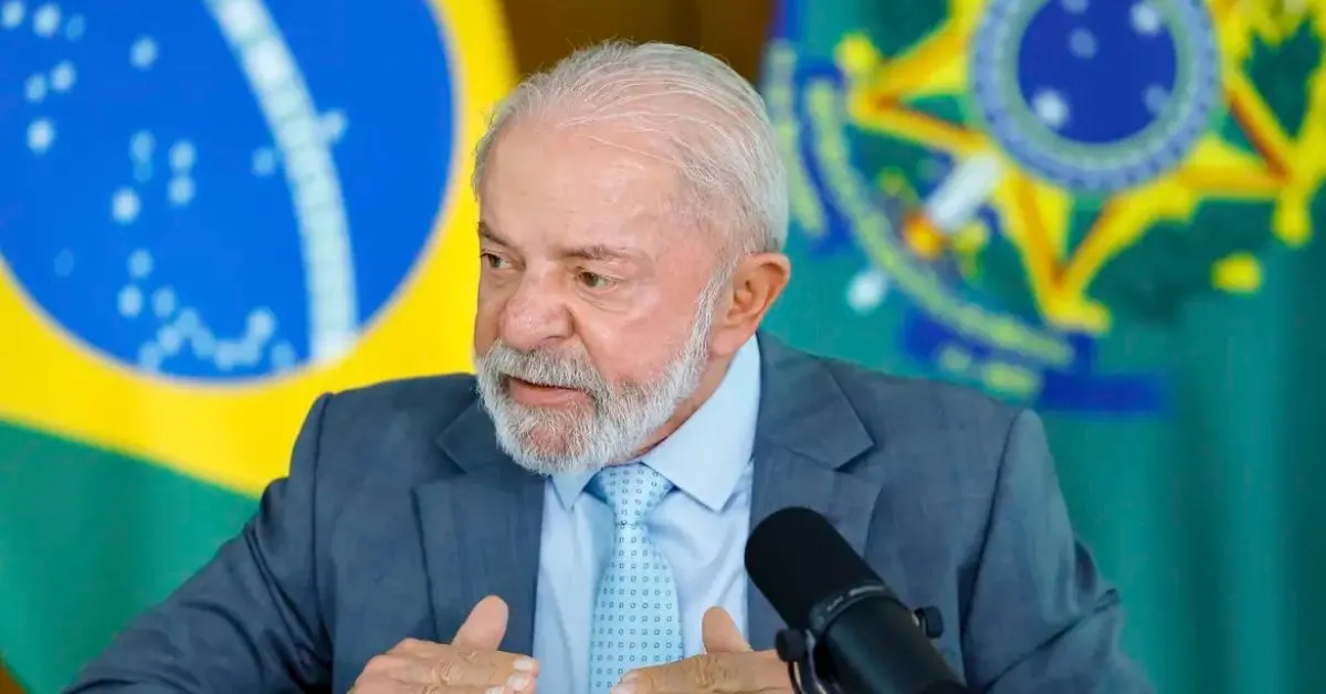 O projeto de lei de Lula visa reduzir a jornada de trabalho para 40 horas semanais, ampliando os direitos dos trabalhadores