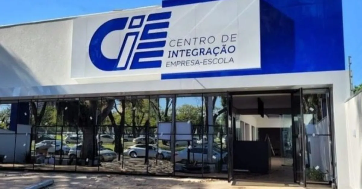 As bolsas-auxílio variam conforme a carga horária e a empresa contratante, e todas incluem auxílio-transporte.