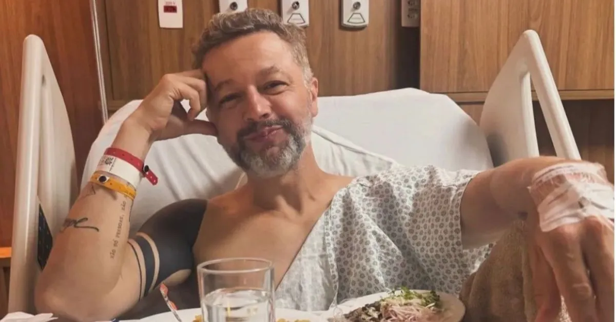 Ele atualizou o quadro de saúde em postagem nas redes sociais e contou que passou por um bloqueio analgésico para conter as dores que o afetavam há semanas.