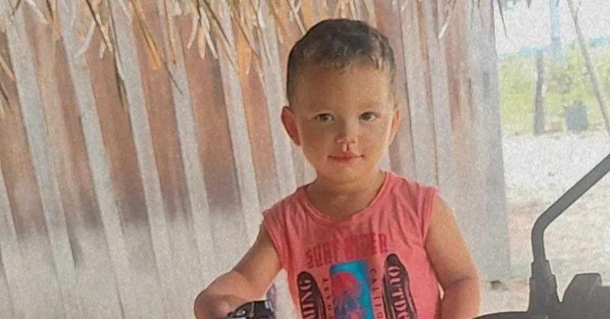 Quem tiver qualquer pista sobre o paradeiro da criança deve acionar imediatamente a Polícia Militar ou Civil mais próxima, além de entrar em contato com a família pelo telefone (94) 992639435.