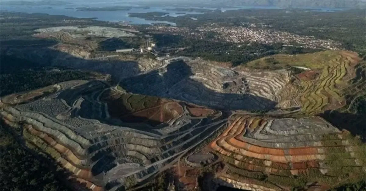 A dependência global destes recursos minerais transforma sua posse em poder geopolítico.