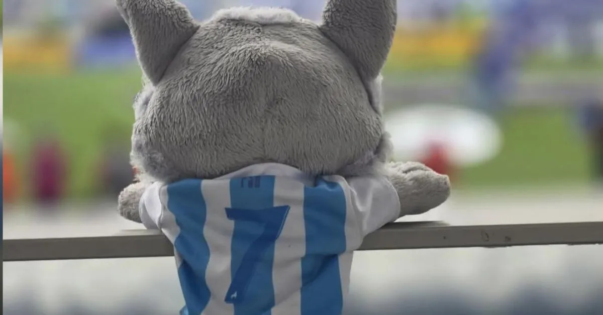 Vale lembrar que esta não é a primeira vez que uma derrota do time da Curuzu vira música pela autoria de torcedores rivais.