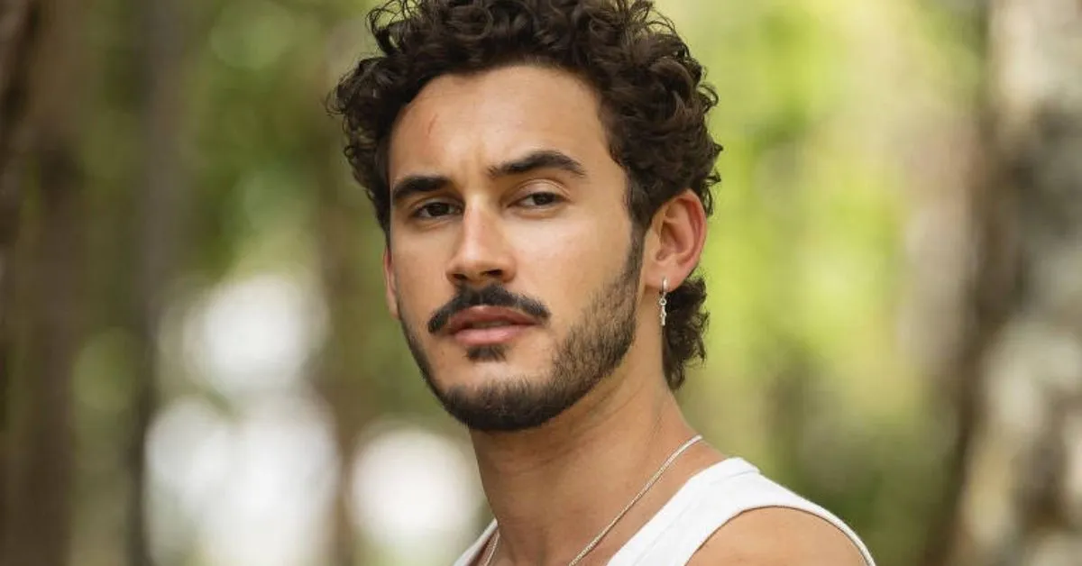 Enquanto o romance real avança, o personagem de Filipe Bragança enfrenta um caminho diferente dentro da novela.