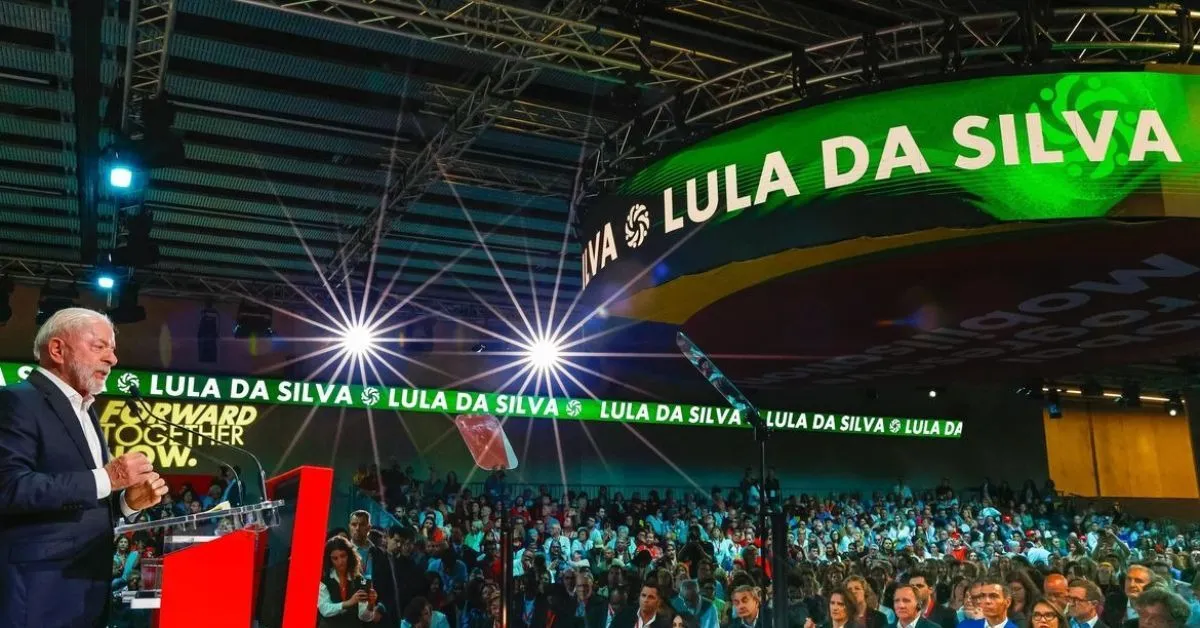 Mais cedo, ainda em Barcelona, o presidente participou, ao lado de outros líderes internacionais, da quarta edição do Fórum Democracia Sempre