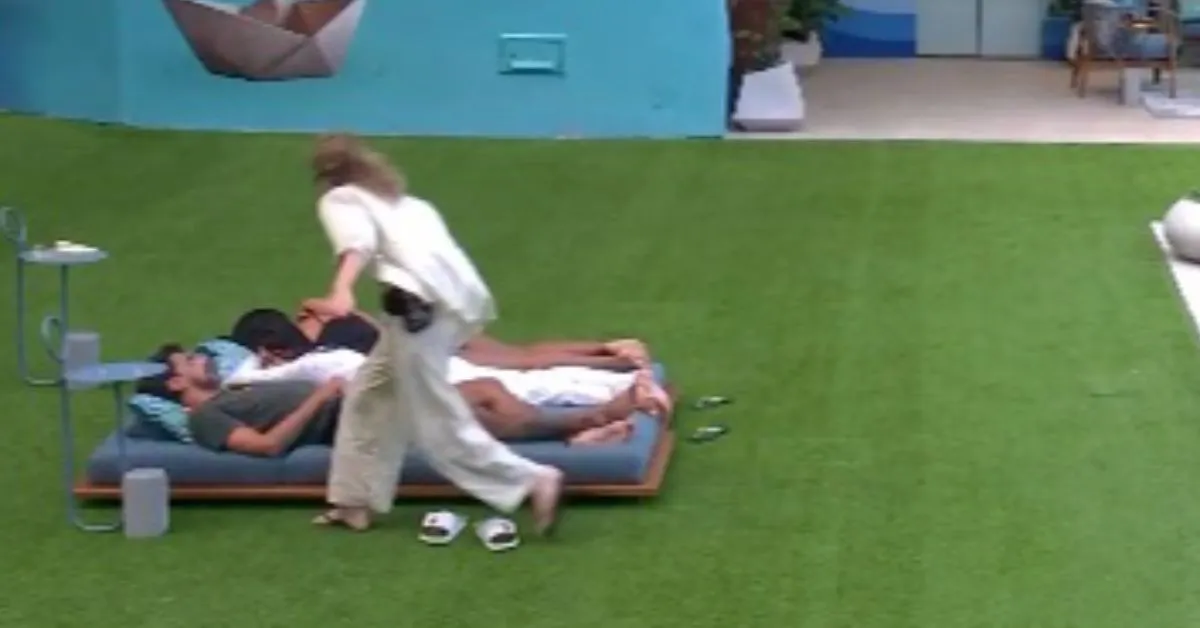 Alberto reagiu imediatamente, chamando Ana Paula de traíra.