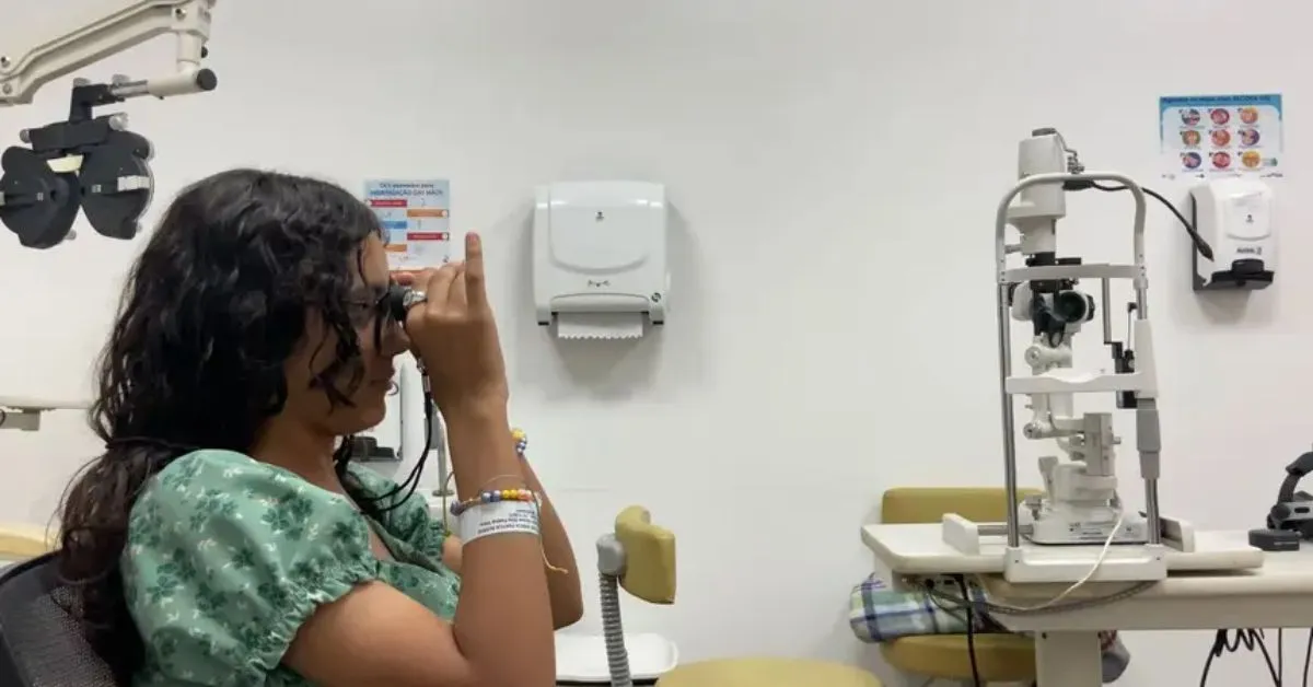 A partir dos diagnósticos, os usuários podem receber auxílios ópticos e orientações de mobilidade, medidas que buscam ampliar a autonomia das pessoas atendidas.