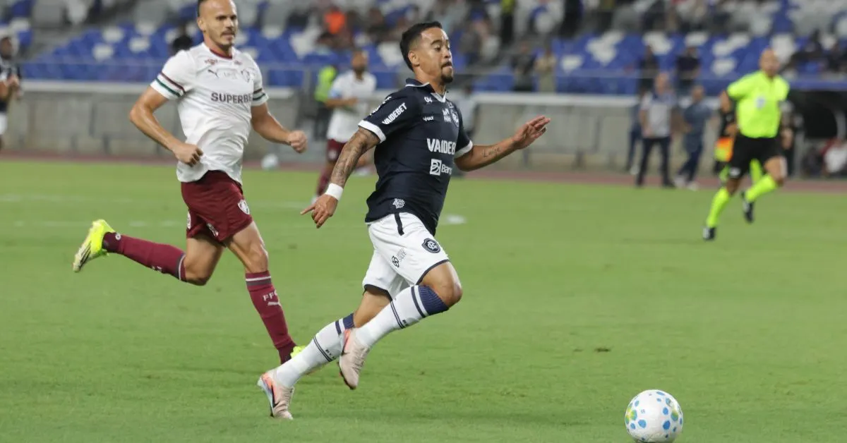 Pikachu não jogou bem contra o Fluminense e foi cobrado pela torcida