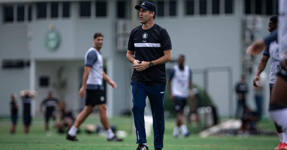 Léo Condé sabe do desafio do time na competição