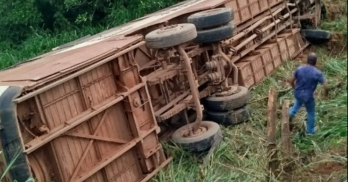 Veículo sai da pista e terminou com uma morte