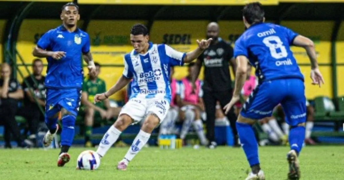 Os jogadores do Paysandu piscavam e era gol do Nacional
