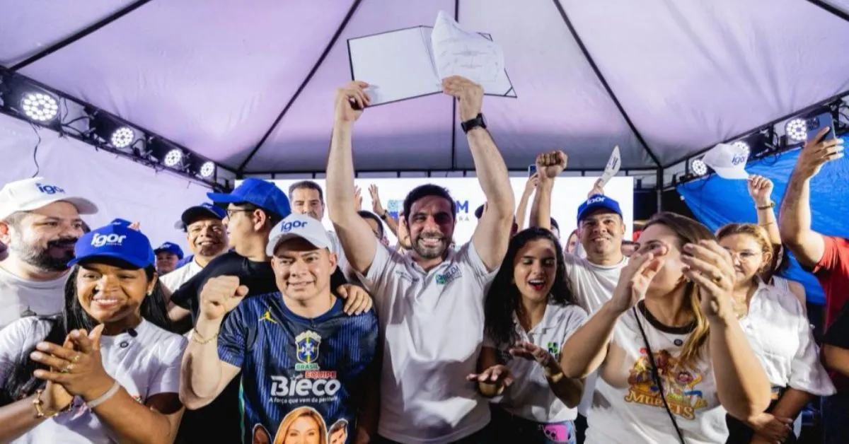 Igor Normando assina a ordem de serviço