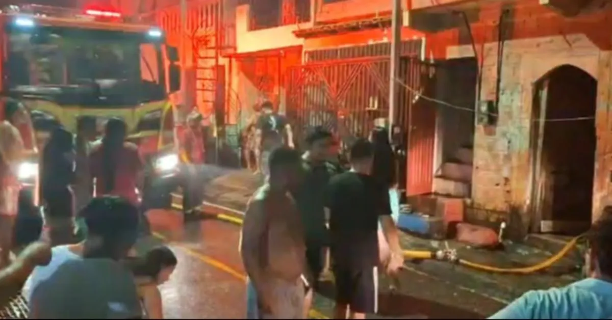 Moradores e os Corpo de Bombeiros ajudaram