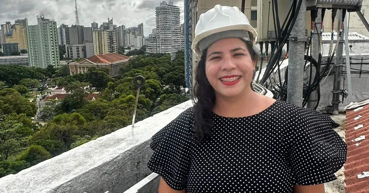 Arielly Pereira, é docente de uma instituição de ensino superior e doutoranda em Engenharia Mecânica.