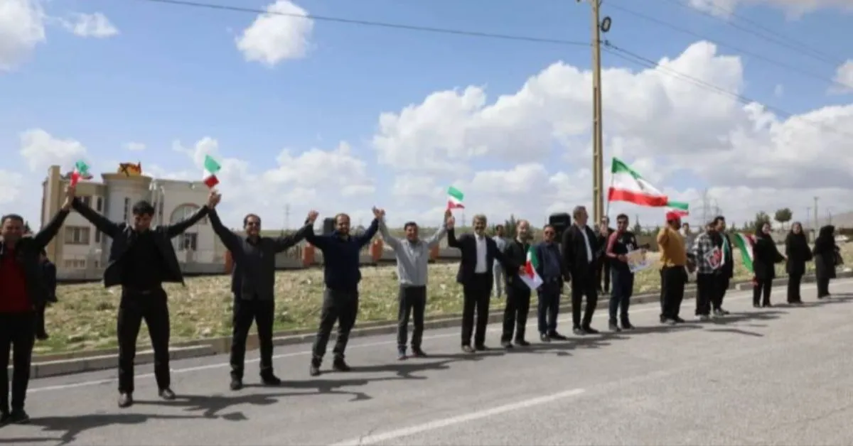 manifestações semelhantes também ocorreram em uma usina na cidade de Tabriz.