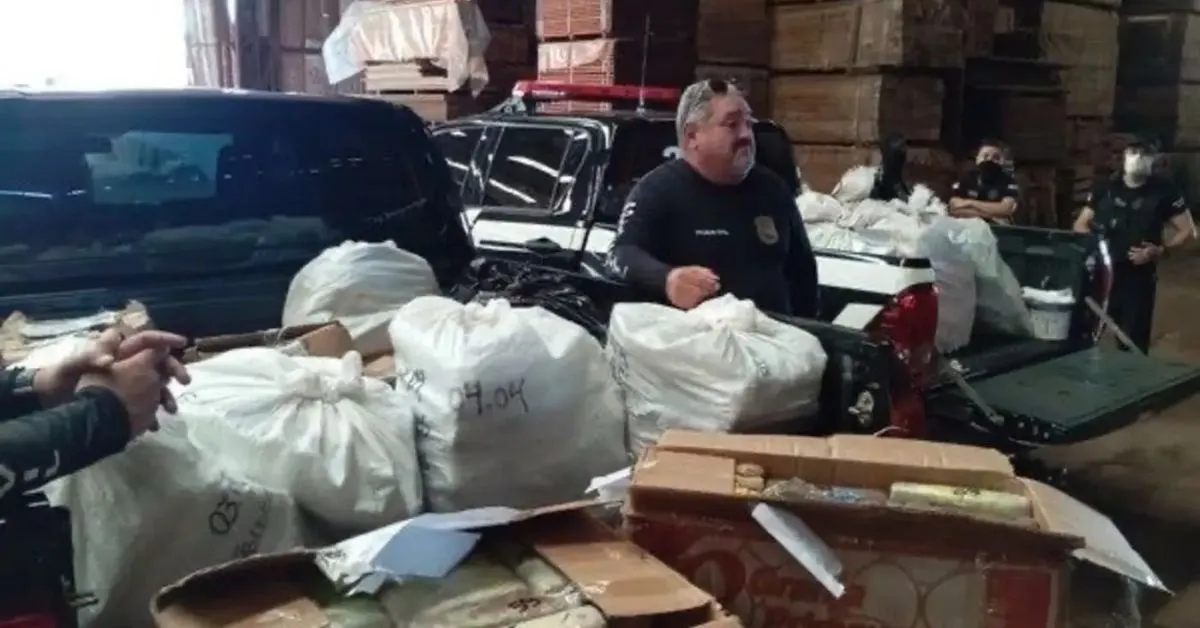 Forças de segurança incineram cerca de 700 kg de drogas apreendidas na Base Candiru