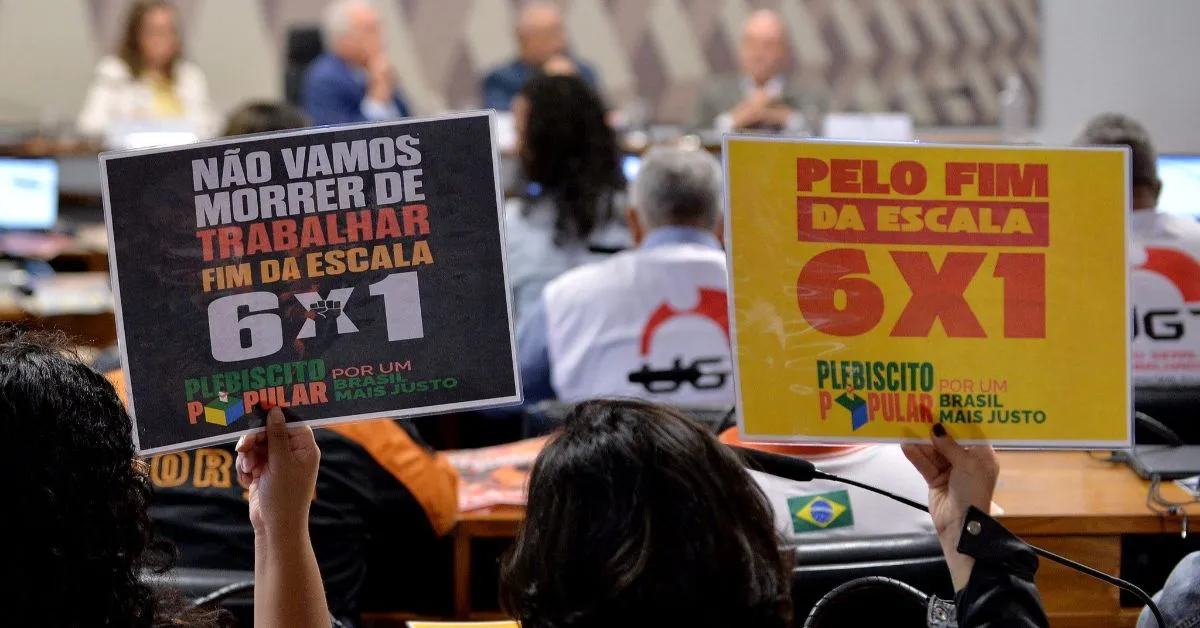 Dados do governo indicam que cerca de 14 milhões de brasileiros trabalham nesse regime, enquanto aproximadamente 37 milhões cumprem jornadas superiores a 40 horas semanais.