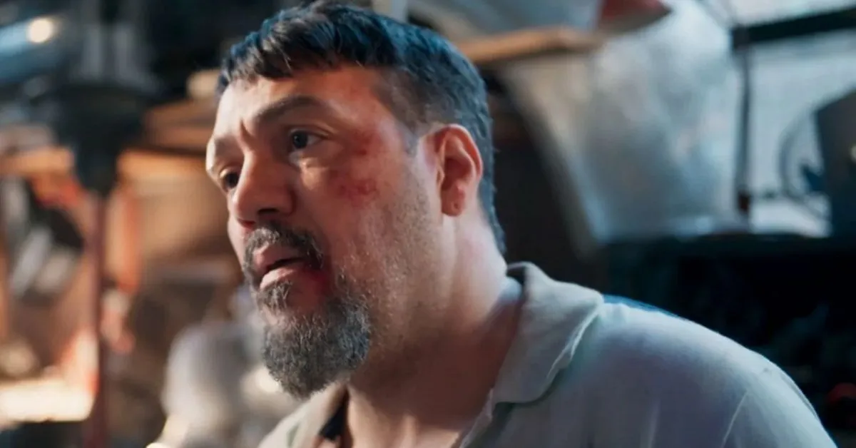 Cena em flashback traz gesto marcante de personagem de Belo diante de Viviane Araújo após duas décadas