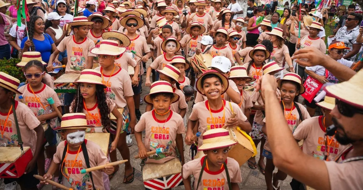 Cachoeira do Arari celebrou o Cortejo do Cordão do Galo, reunindo 3 mil pessoas em uma festa cultural que fortalece a identidade marajoara e a cidadania.