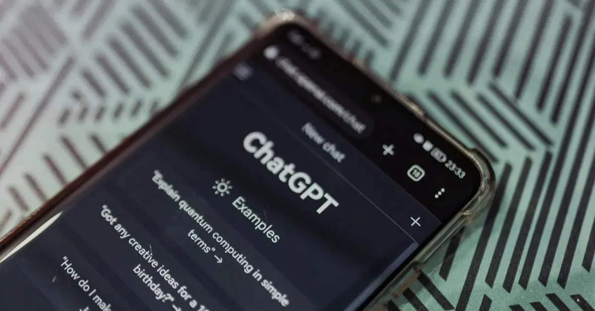 Usuários enfrentam instabilidade nos serviços da OpenAI, incluindo ChatGPT, com dificuldades de acesso e lentidão. A empresa investiga a causa do problema.