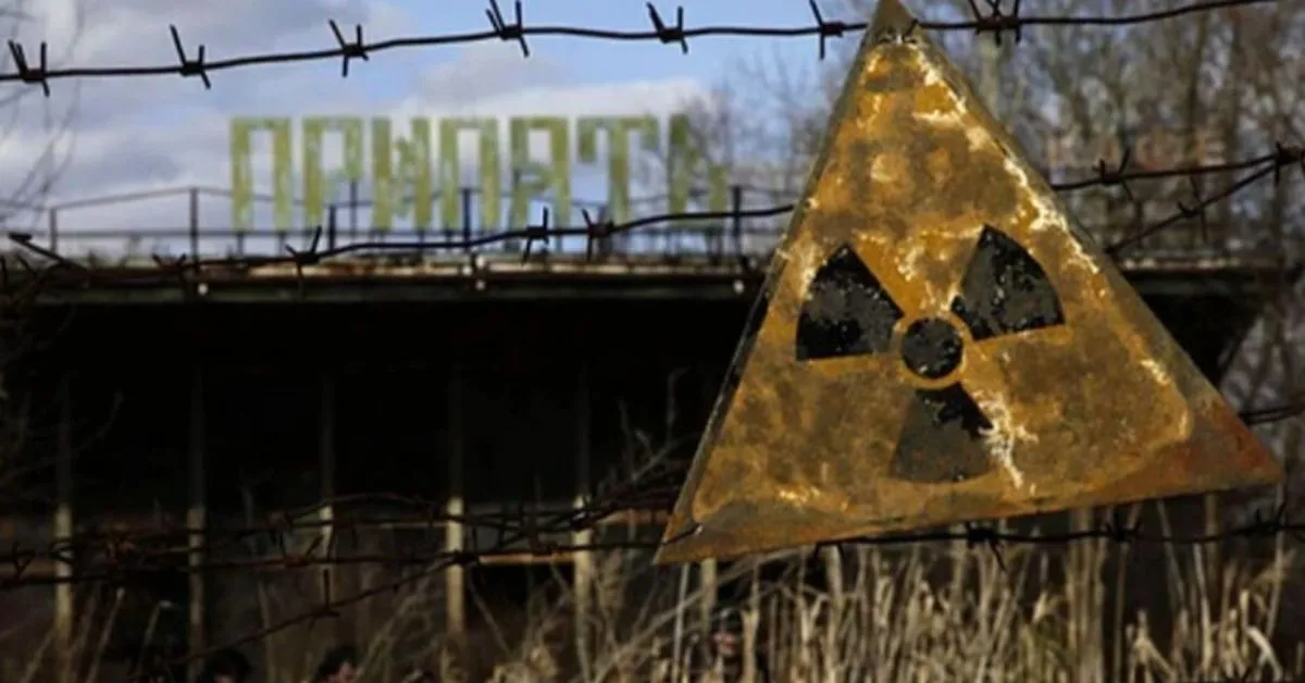 Pesquisadores detectam pela primeira vez mutações genéticas transmitidas de vítimas de Chernobyl para seus descendentes, revelando impactos da radiação.