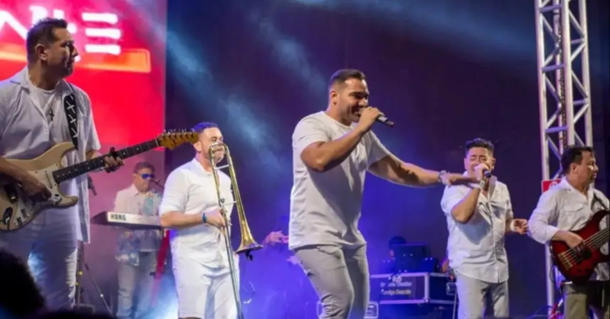 A banda Fruta Quente anima a primeira madrugada de 2026 na Estação das Docas.