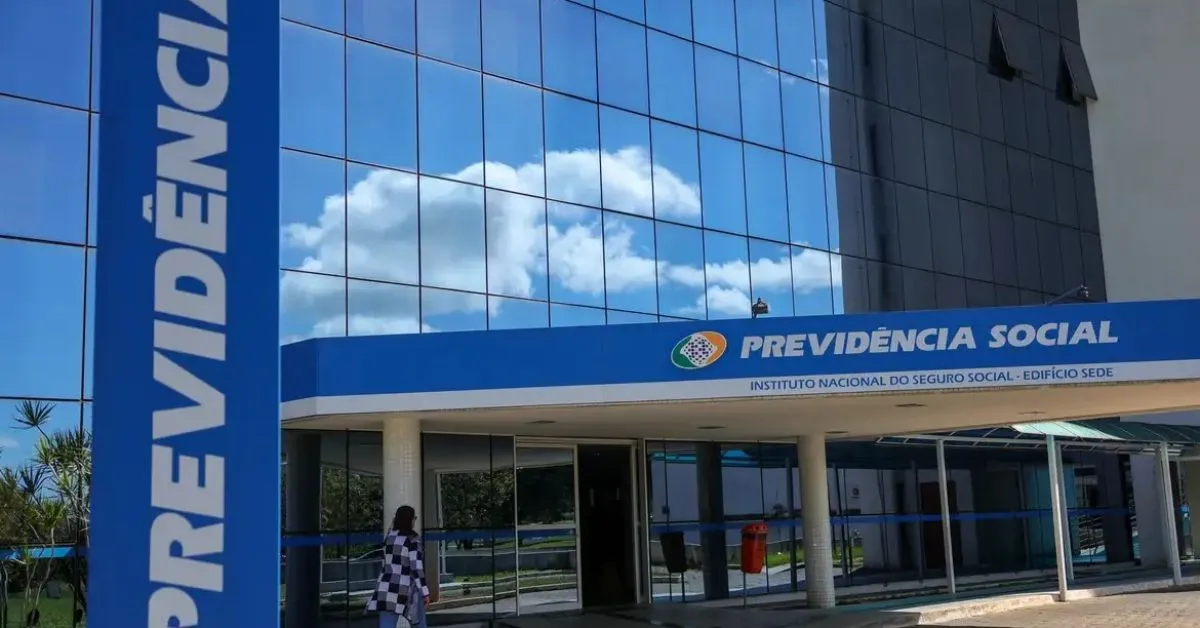 Quem recebeu o primeiro pagamento do INSS em dezembro de 2015 e constatou algum erro em sua aposentadoria tem até o fim de janeiro de 2026 para fazer o pedido da revisão.