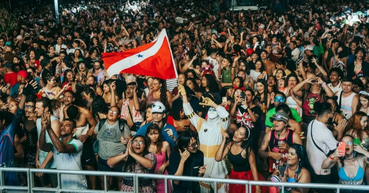 Xand Avião encerra a programação às 22h com o show "Parabéns para Belém", seguido por Carabao à meia-noite. Nosso Tom abre os trabalhos às 15h30, enquanto DJ Méury comanda a pista às 19h.