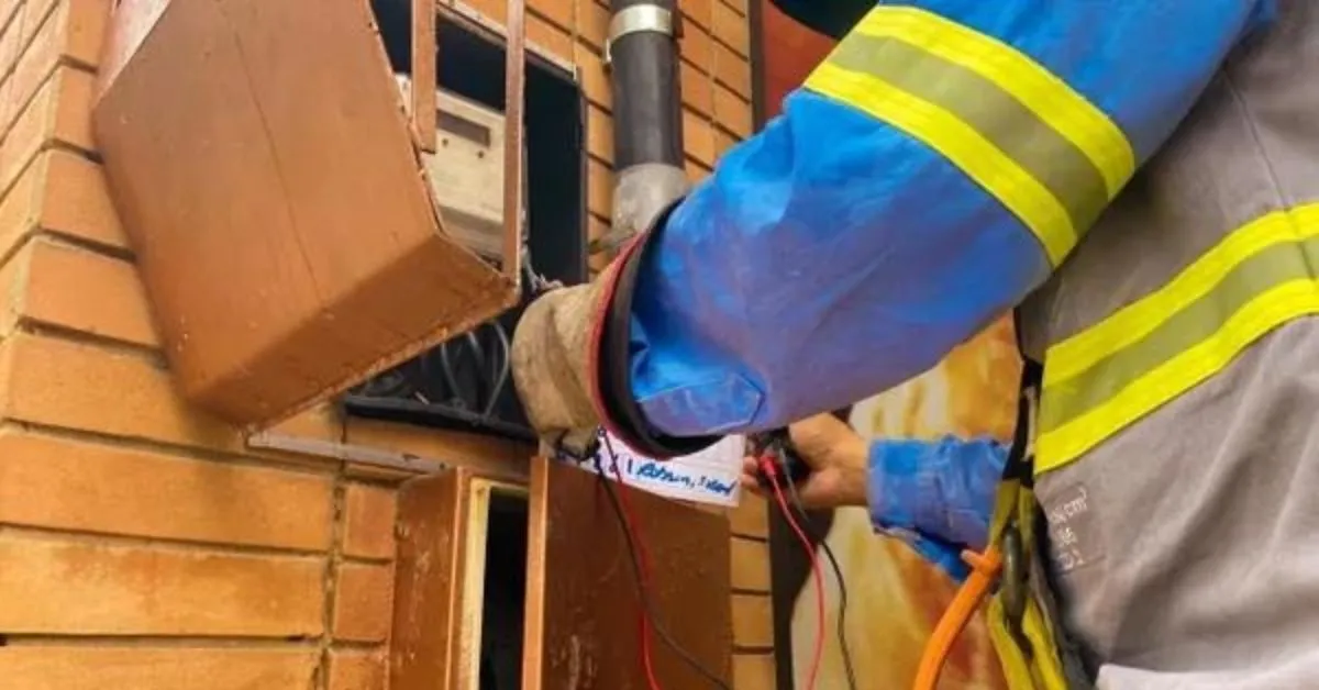 A Equatorial Pará mantém sistemas permanentes para receber informações sobre irregularidades no fornecimento de energia. A empresa garante anonimato total aos denunciantes que colaboram com as investigações.