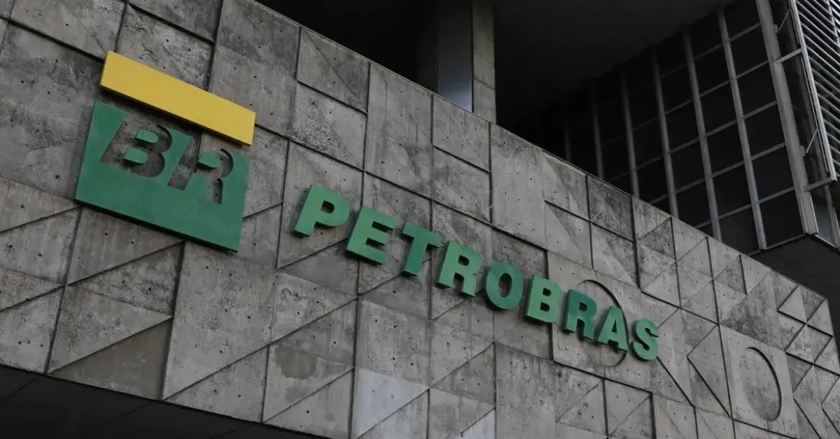 Em novembro de 2025, a empresa anunciou um Programa de Desligamento Voluntário (PDV) que deve resultar na saída de cerca de 1.100 funcionários. Especialistas apontam que esse movimento pode acelerar a publicação do edital do concurso ainda em 2026.