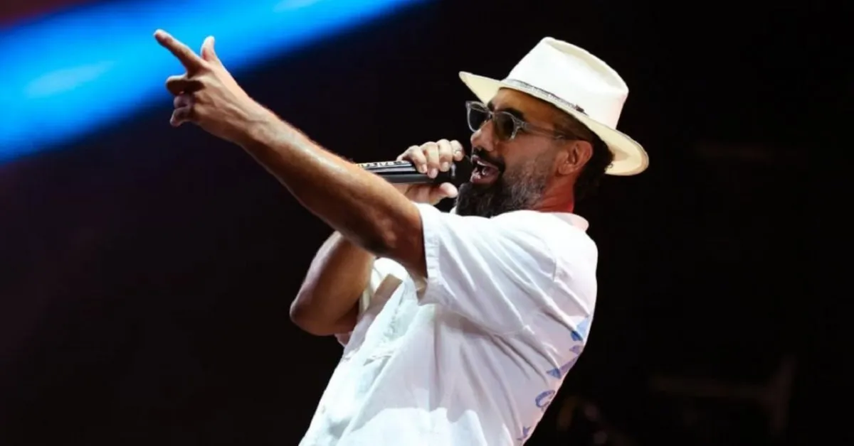 As informações sobre a previsão de alta hospitalar não foram divulgadas. O artista ainda não se pronunciou em suas redes sociais sobre o episódio.