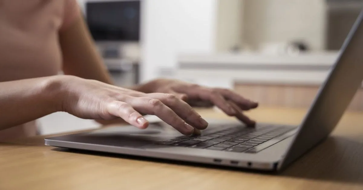 As quatro soluções tecnológicas funcionam em território nacional, compatíveis com os principais sistemas operacionais móveis, e representam caminhos viáveis para quem deseja incrementar o orçamento.