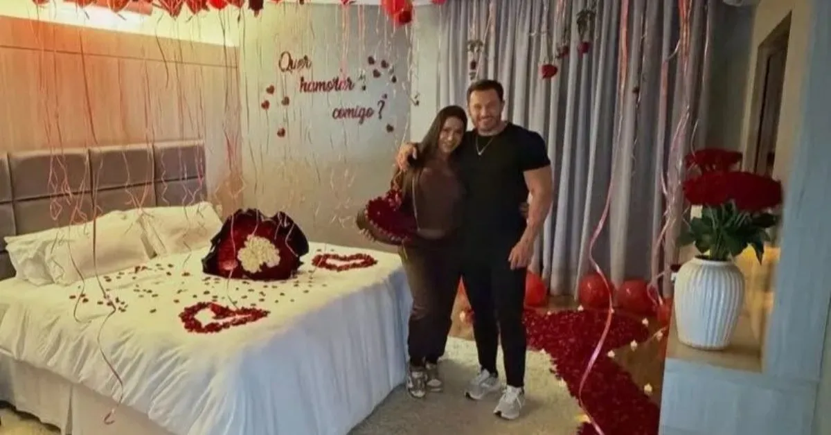 Ela disse sim ao pedido, porém confessou que já havia tomado a decisão antes mesmo da pergunta formal.