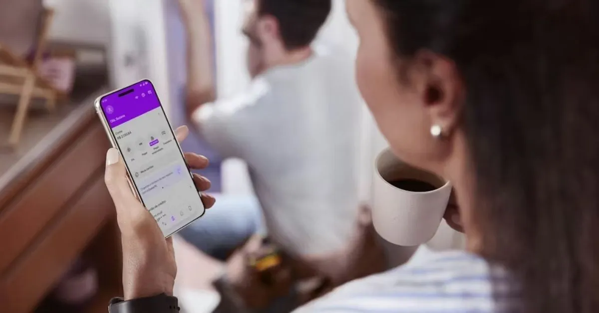 A instituição financeira destacou que o limite disponível depende do quanto cada cliente tem no cartão. Mesmo quem possui limites superiores a R$ 15 mil fica restrito a esse teto por ciclo de fatura.