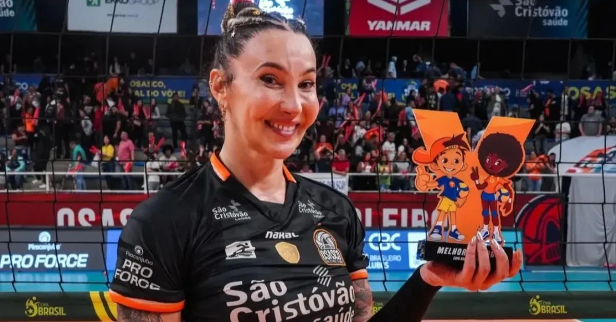 Com a presença de sua oposta em quadra -reserva da equipe, ela foi acionada em alguns momentos ao longo da partida-, o Osasco venceu o Flamengo por 3 sets a 0 (16-21, 24-25 e 17-25) e avançou à final do torneio.