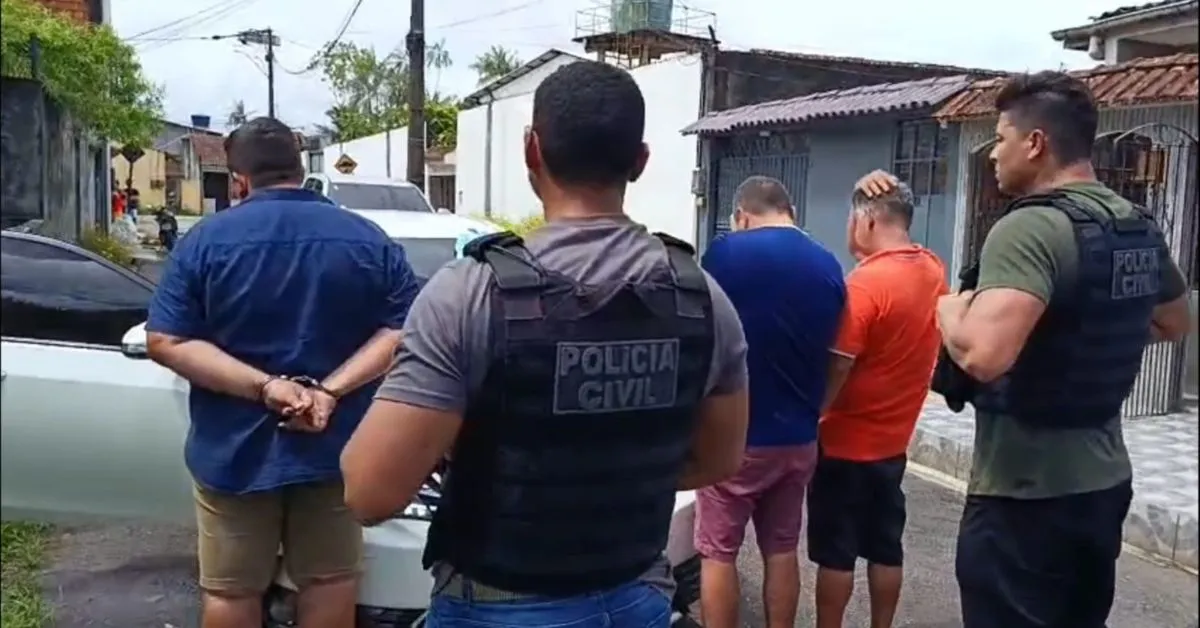 Os investigados foram autuados por associação criminosa, extorsão com restrição da liberdade da vítima e roubo majorado.