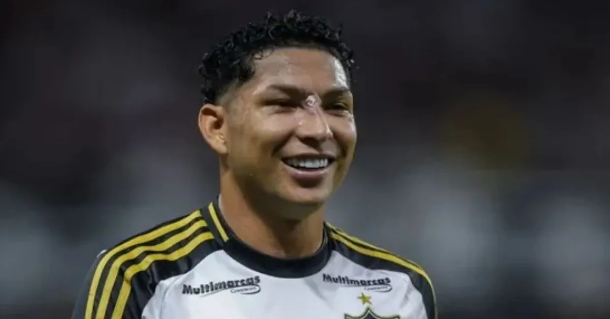 Devido à negociação, Rony não poderá ser escalado pelo técnico Jorge Sampaoli no clássico contra o Cruzeiro neste domingo (25).